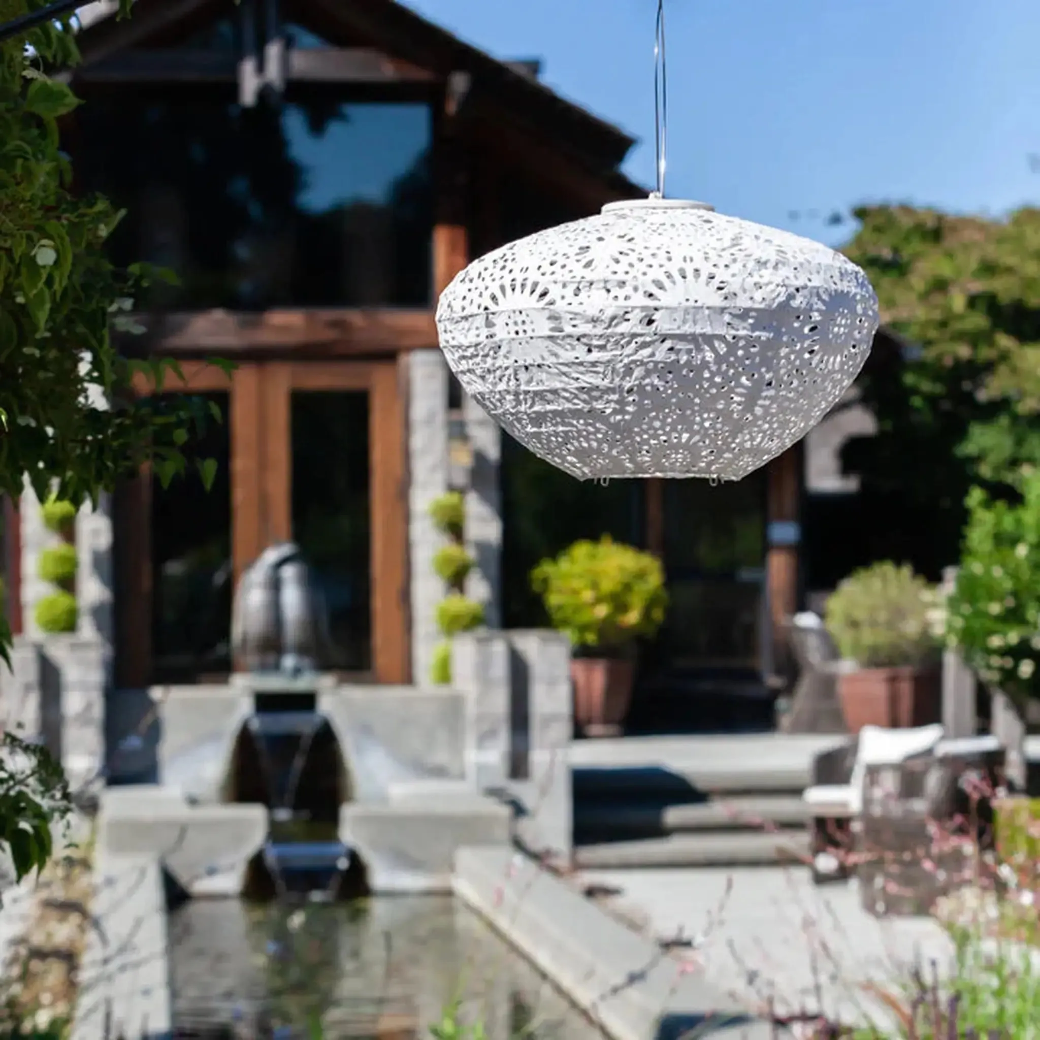 13" Crown Chantilly Lace Solar Lantern
