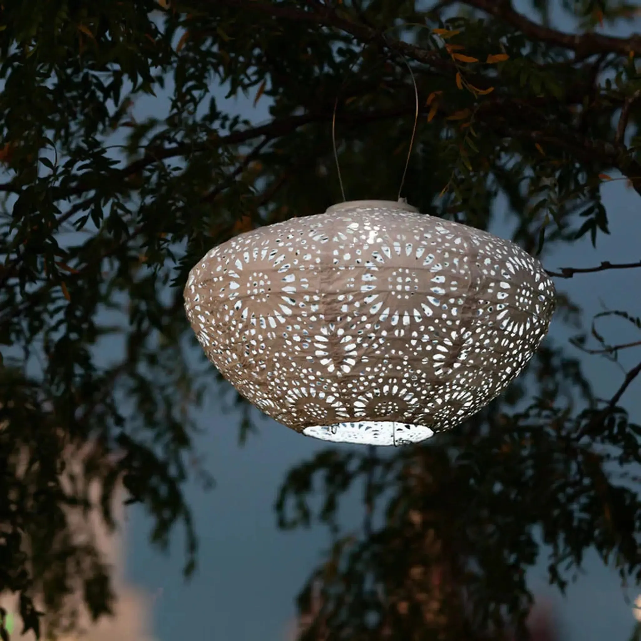 13" Crown Chantilly Lace Solar Lantern