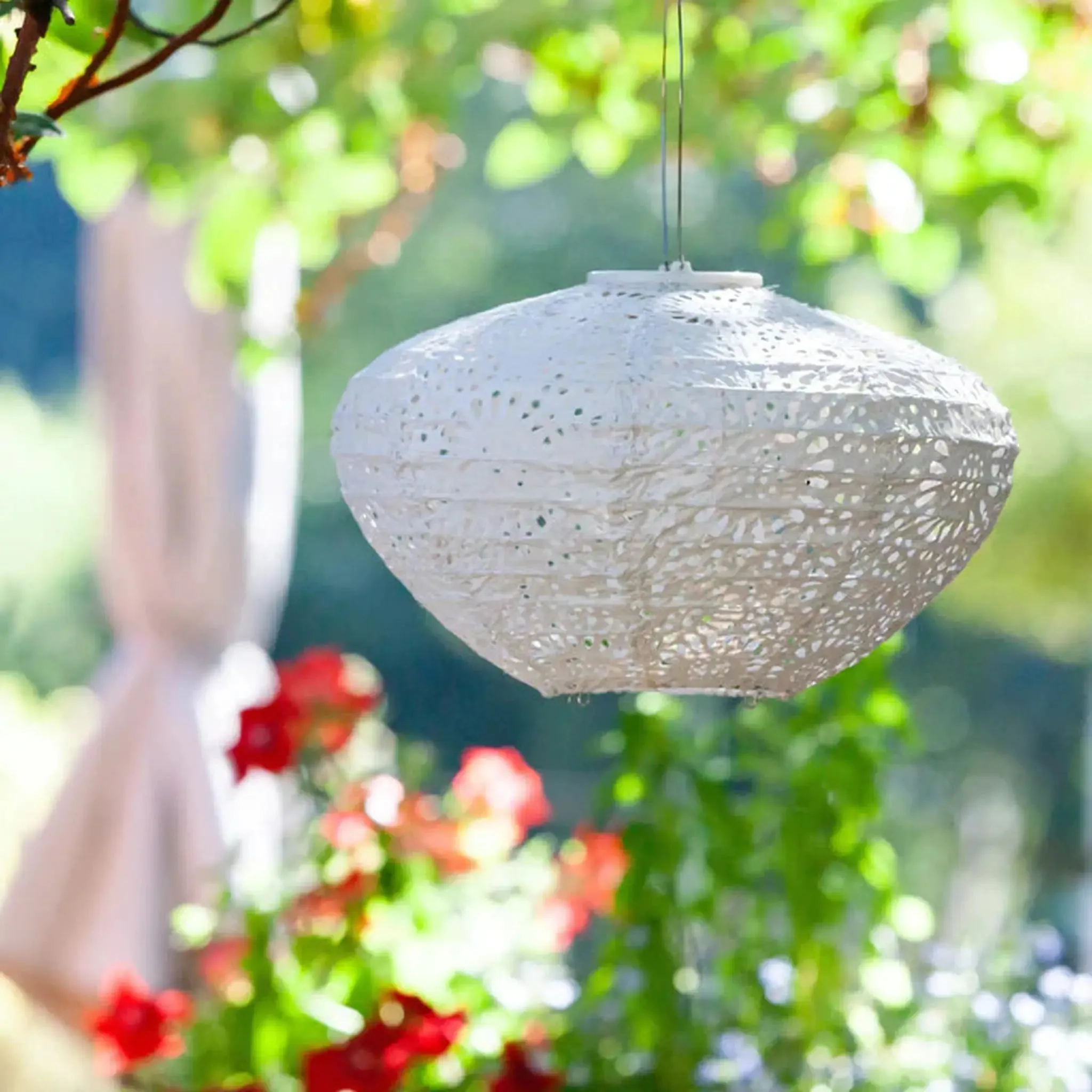 13" Crown Chantilly Lace Solar Lantern
