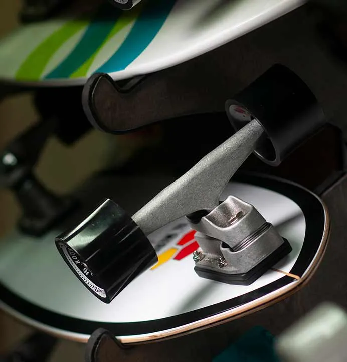 Carver 31.75" CI Black Beauty C7 Surfskate