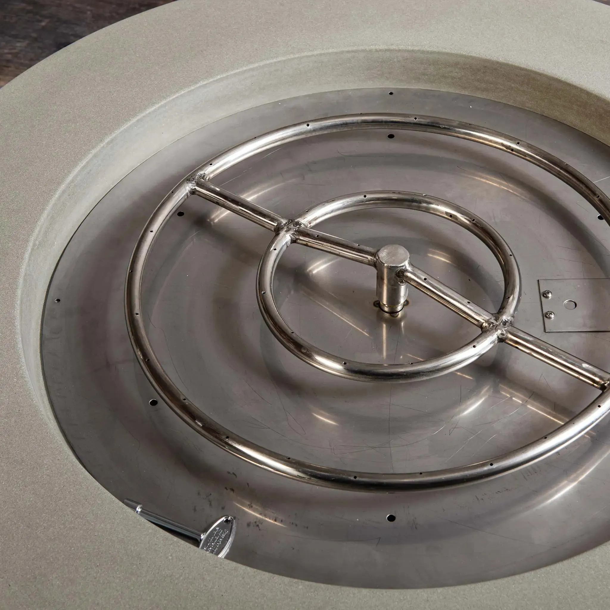Gravity 36" W Beige Round Concrete CSA Electronic Ignition On/Off Natural Gas Fire Pit - SD-FP-GRAV-3616-BEIG-ELECCSAOO-NG by Starfire Designs