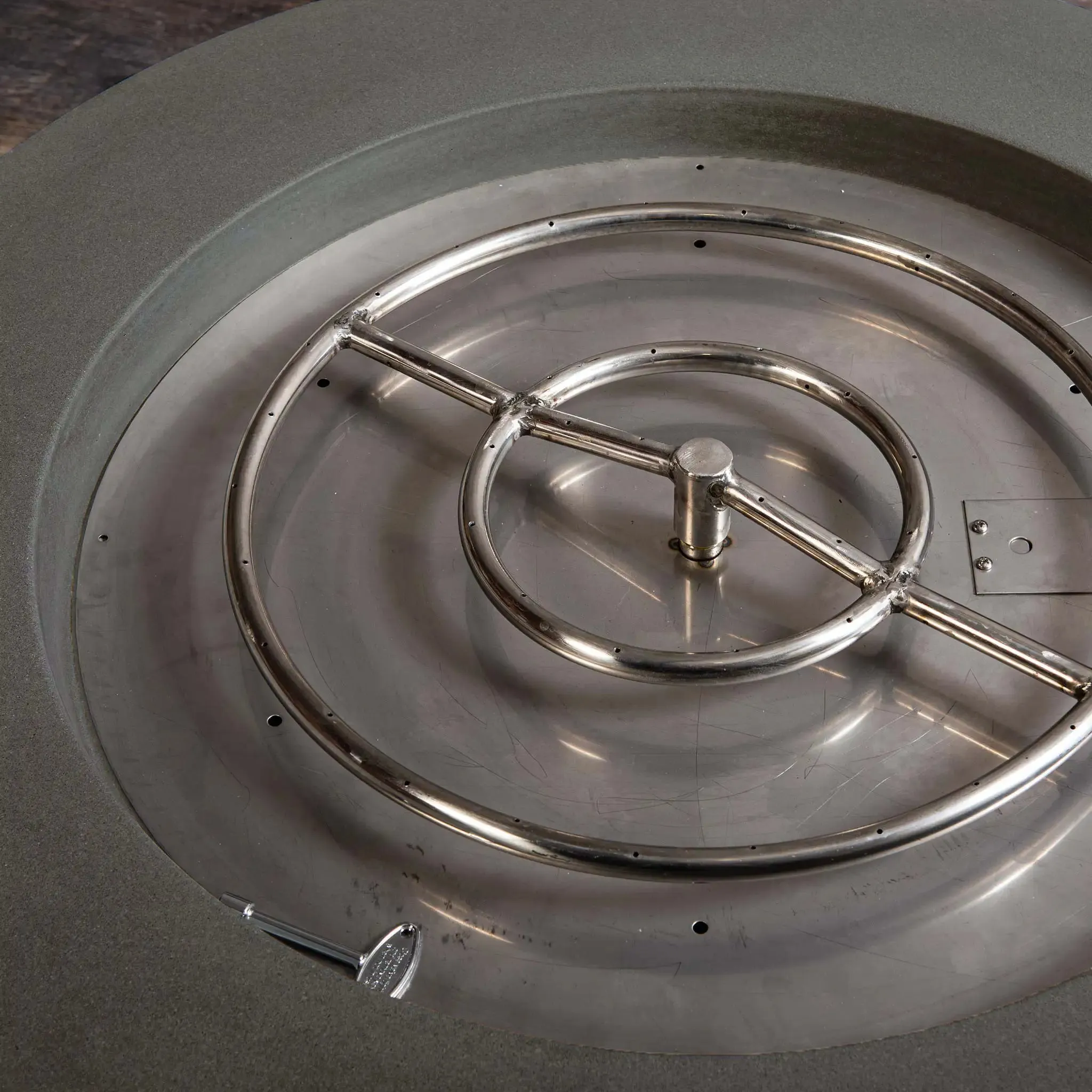 Gravity 36" W Brown Round Concrete CSA Electronic Ignition On/Off Natural Gas Fire Pit - SD-FP-GRAV-3616-BRN-ELECCSAOO-NG by Starfire Designs