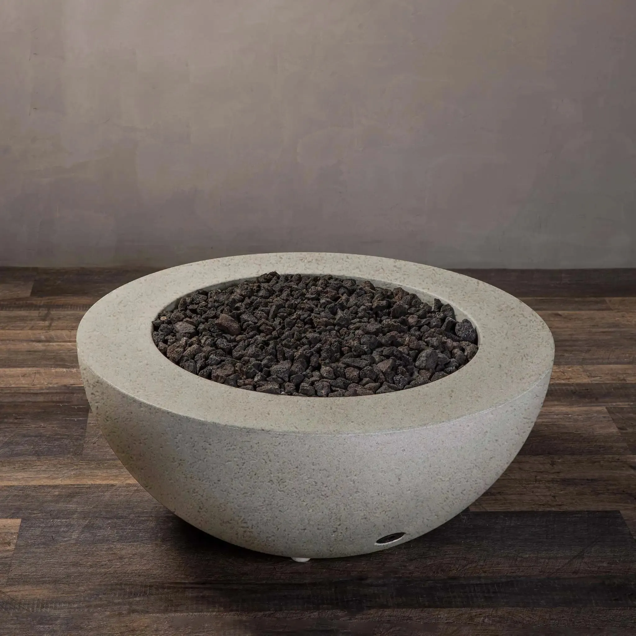 Gravity - Rustic 36" W Beige Round Concrete CSA Electronic Ignition High/Low Natural Gas Fire Pit - SD-FP-TRAV-3616-BEIG-ELECCSAHL-NG by Starfire Designs