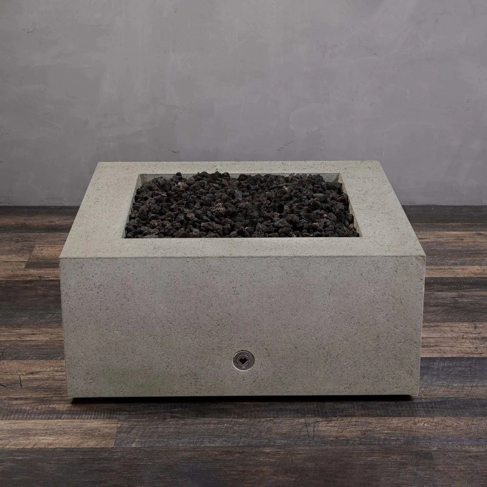 Gravity - Rustic 36" W Beige Square Concrete CSA Electronic Ignition On/Off Natural Gas Fire Pit - SD-FP-TRAV-363616-BEIG-ELECCSAOO-NG by Starfire Designs