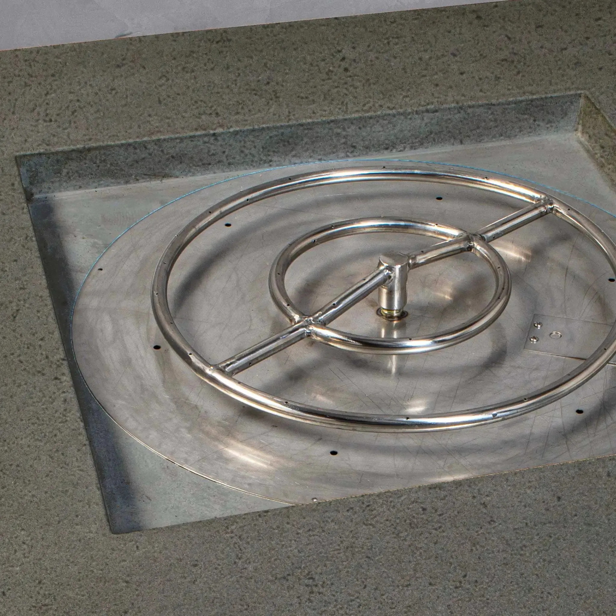 Gravity - Rustic 36" W Brown Square Concrete CSA Electronic Ignition On/Off Propane Gas Fire Pit - SD-FP-TRAV-363616-BRN-ELECCSAOO-LP by Starfire Designs